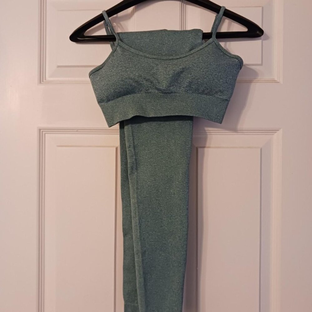Workout set unbranded size small xsmall can fit